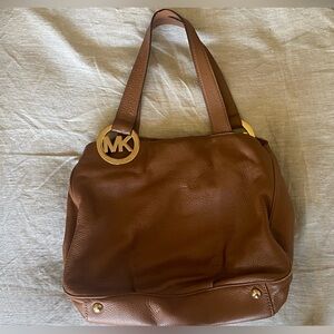 Michale Kors Leather Purse in excellent condition